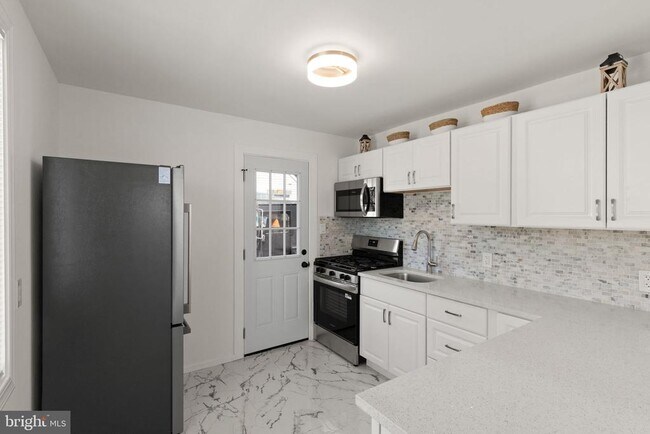 Building Photo - 8723 Lackawanna Ave