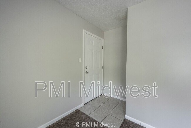 Building Photo - 6260 E 11th St