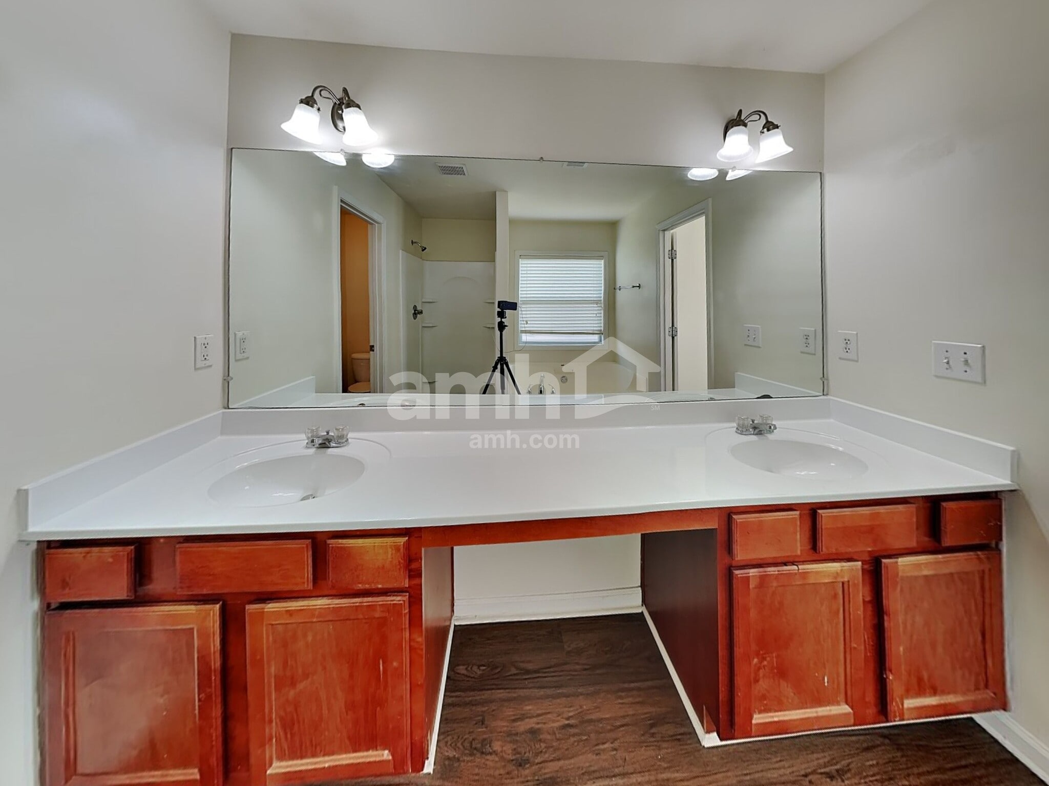 Building Photo - 3802 Uppark Dr