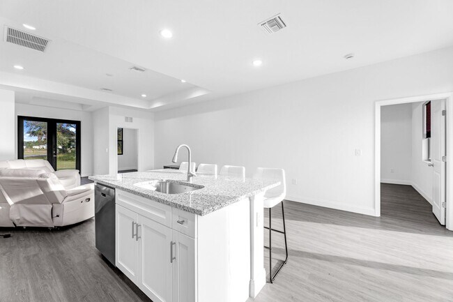 Building Photo - 2801 Nancy Dr