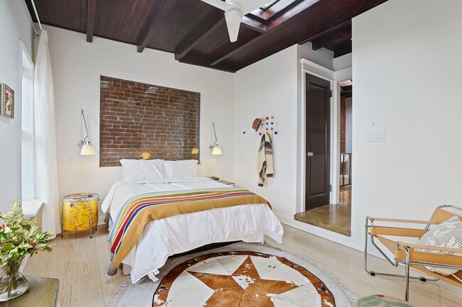 Building Photo - 389 12th St