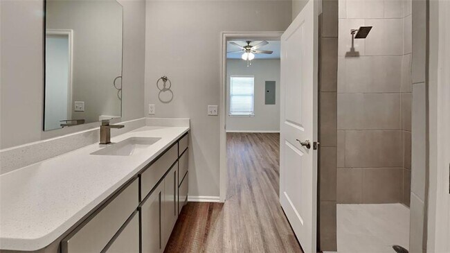 Building Photo - Luxury 3 Bedroom 2 Bathroom townhome with 2 Car Garage in Piedmont Schools (Neighborhood Park and...