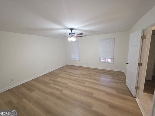 Building Photo - 166 Glen Eagle Way