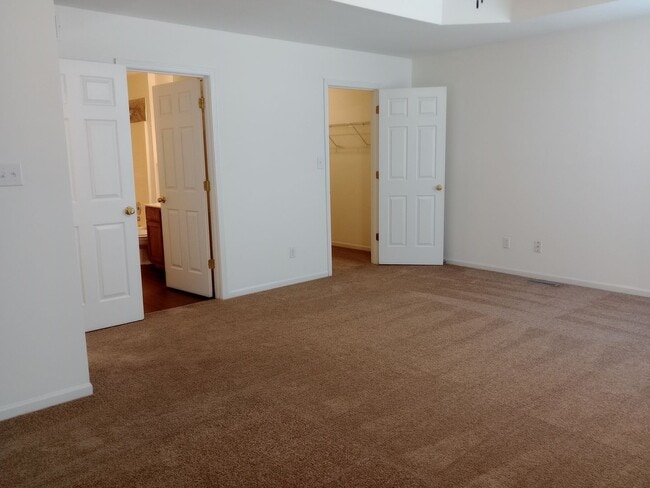 Building Photo - 1724-1726-1726 Louise Cir