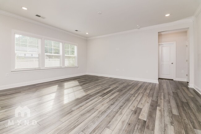 Building Photo - 395 Jorpaul Dr