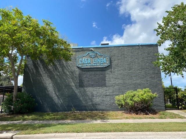 Primary Photo - 3233 S Staples St