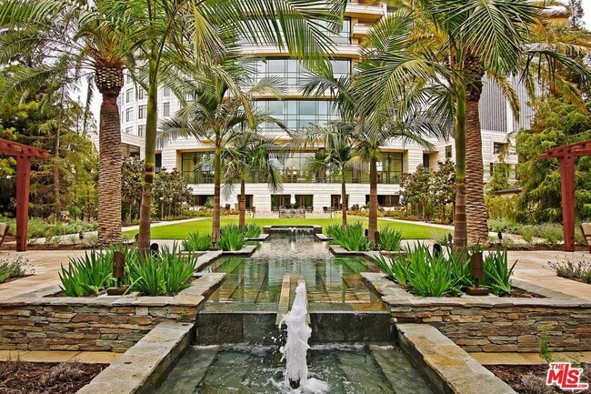 Building Photo - 1 W Century Dr