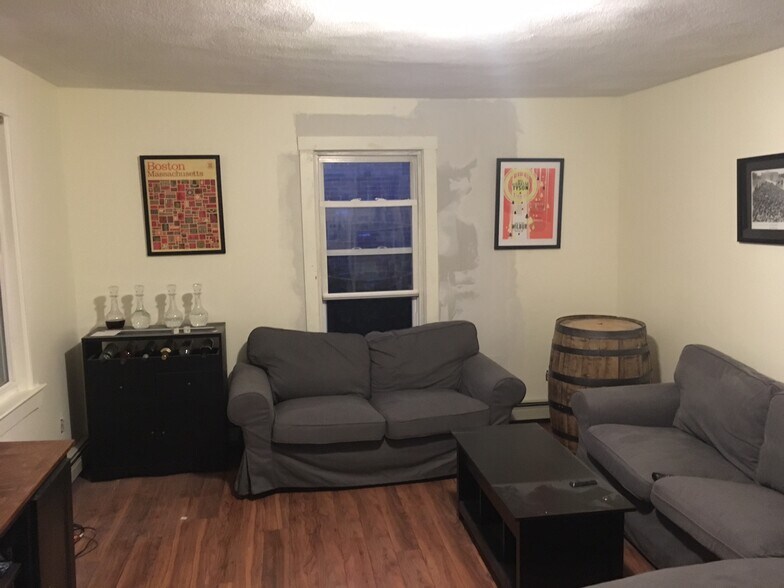 Building Photo - 43 Clinton St