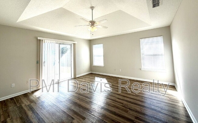 Building Photo - 1771 Pickwick Pl