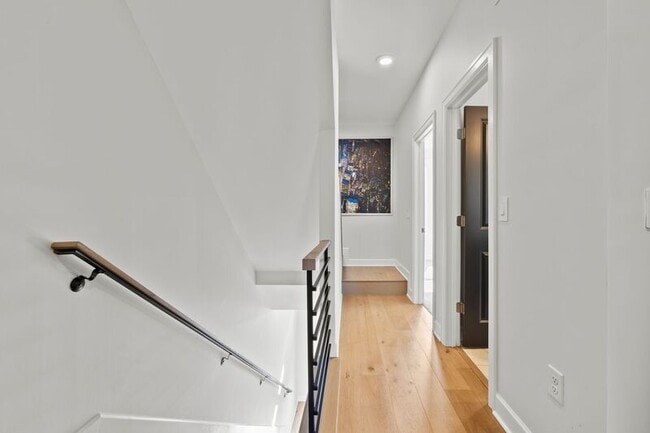Building Photo - 297 Auden Ave