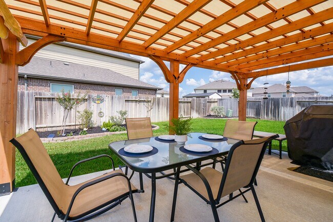 Building Photo - 31430 Stone Ridge Forest Dr