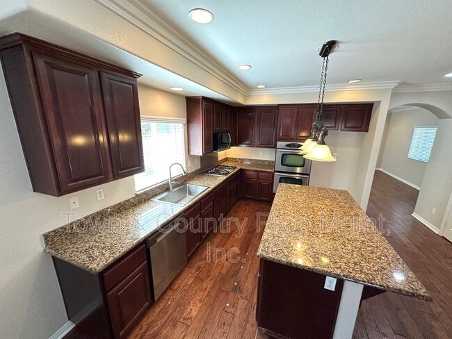 Building Photo - 9360 Alderwood Dr