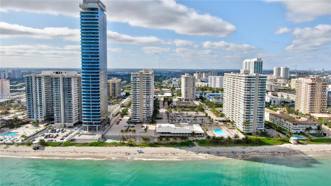 Building Photo - 1965 S Ocean Dr