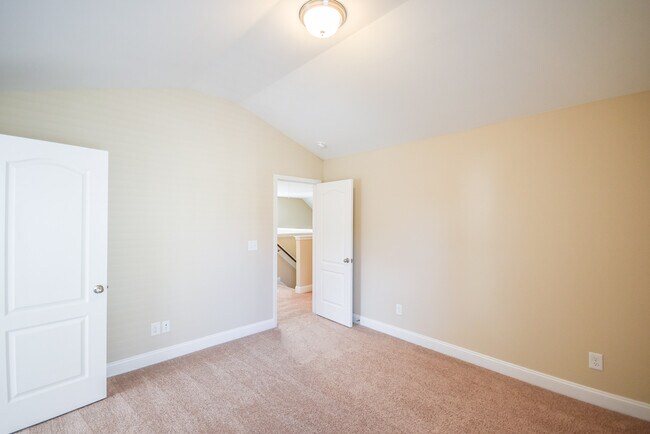 Building Photo - 67 Timber Skip Dr