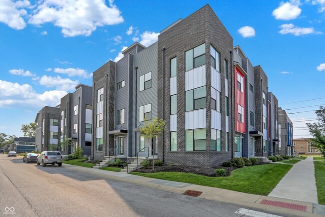 Building Photo - 1303 Deloss St