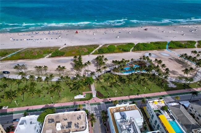 Building Photo - 1255 Collins Ave