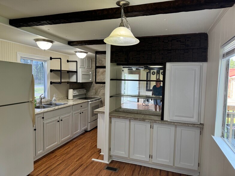 Building Photo - 1768 Pitch Landing Rd