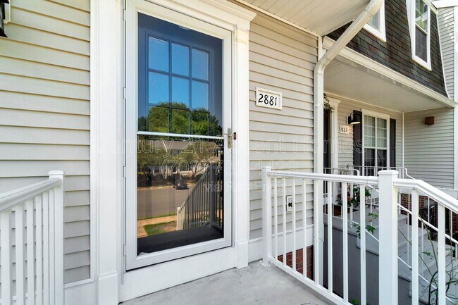 Building Photo - 2881 Burgundy Pl