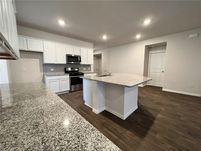 Building Photo - 20000 Price Daniel Dr