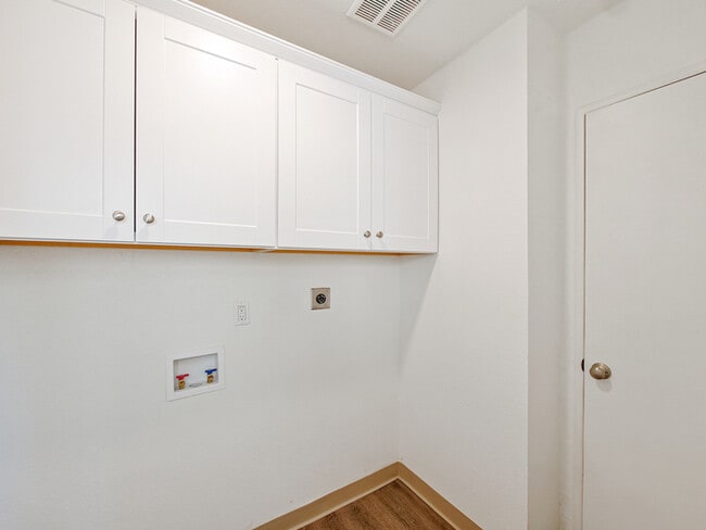 Building Photo - FOR RENT in Sacramento! 2533 Michelle Dr, ...