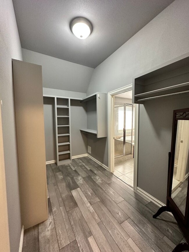 Building Photo - 3 bed, 2 bath -Aspen Pond