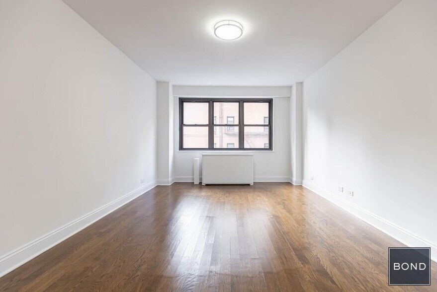 Building Photo - 145 E 16th St