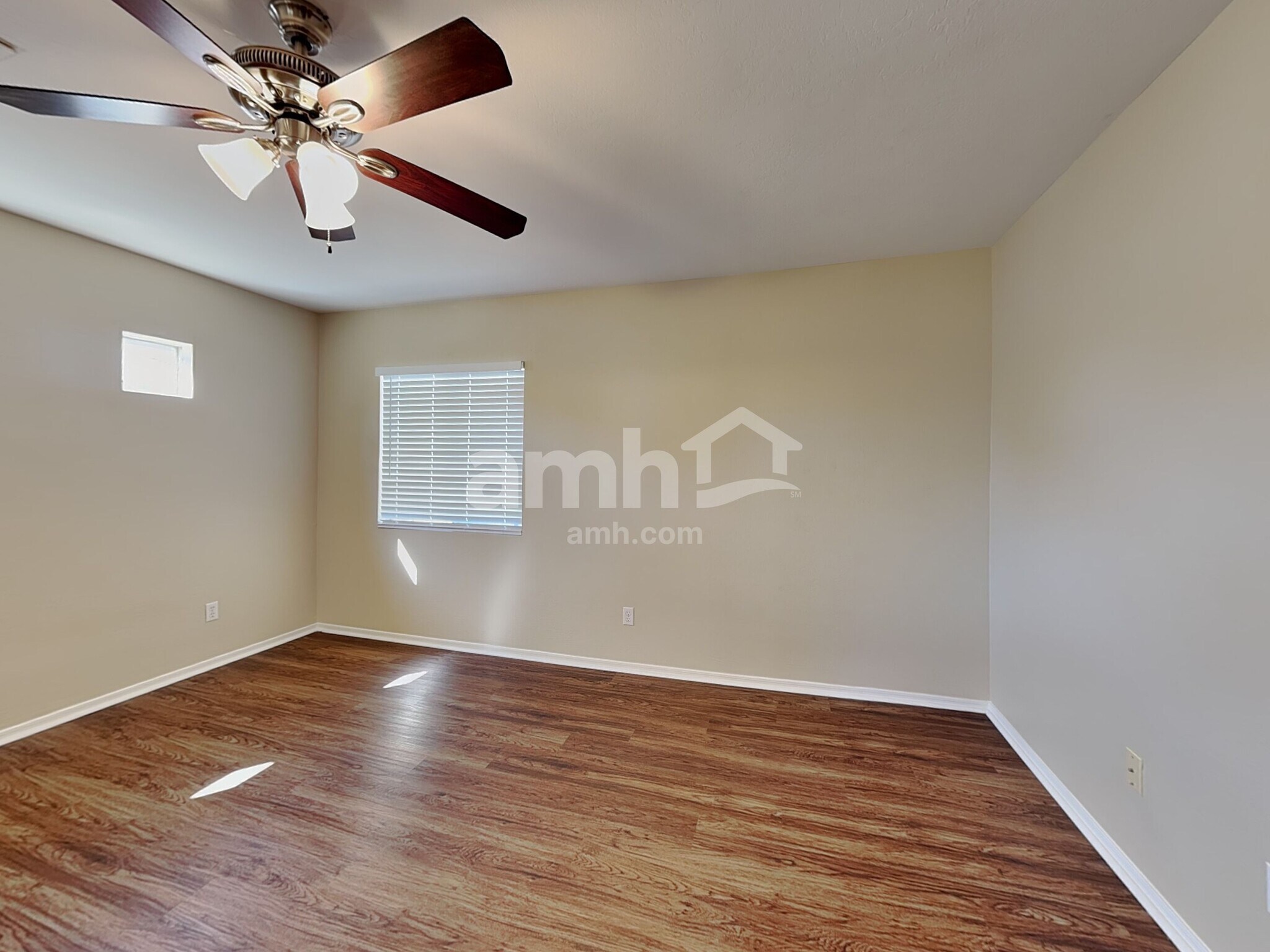 Building Photo - 22031 N 30th Ln