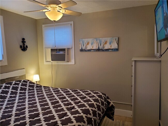 Building Photo - 7594 2nd St