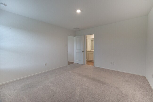 Building Photo - 3110 Spanish Oak Ln