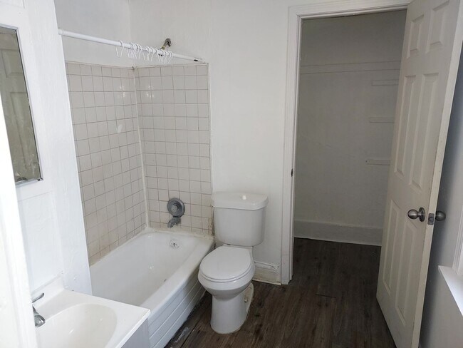 Building Photo - 86 Santee St