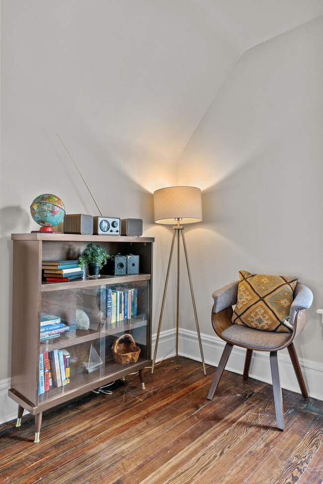 Building Photo - 4600 McPherson Ave