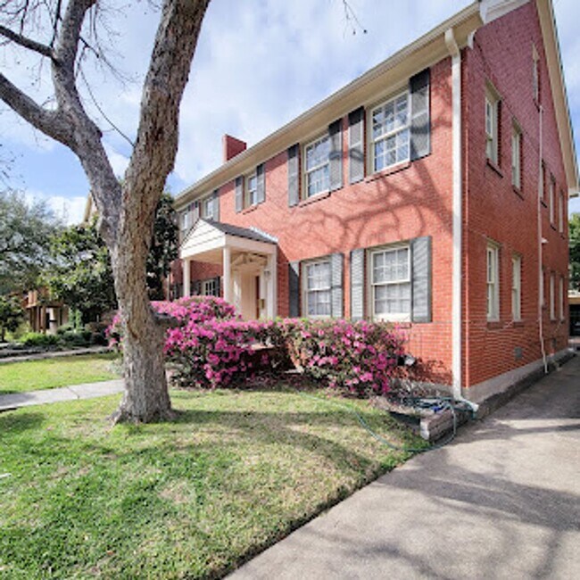 Building Photo - 1728 Hawthorne St