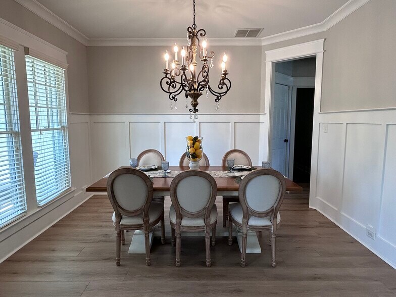 Formal Dining Room - 5006 Groover Dr SE