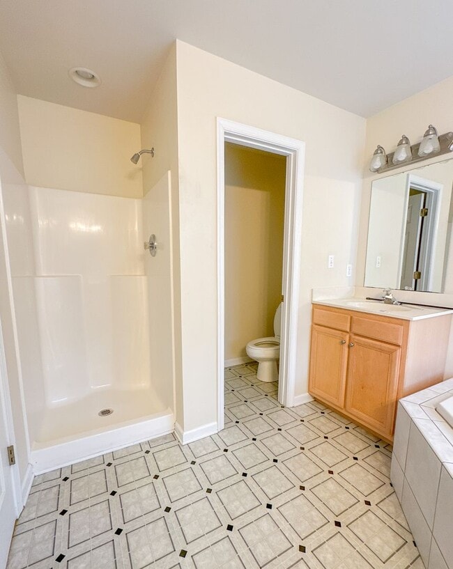 Building Photo - Beautiful 3bed 2 Bath Lake Monticello Rental