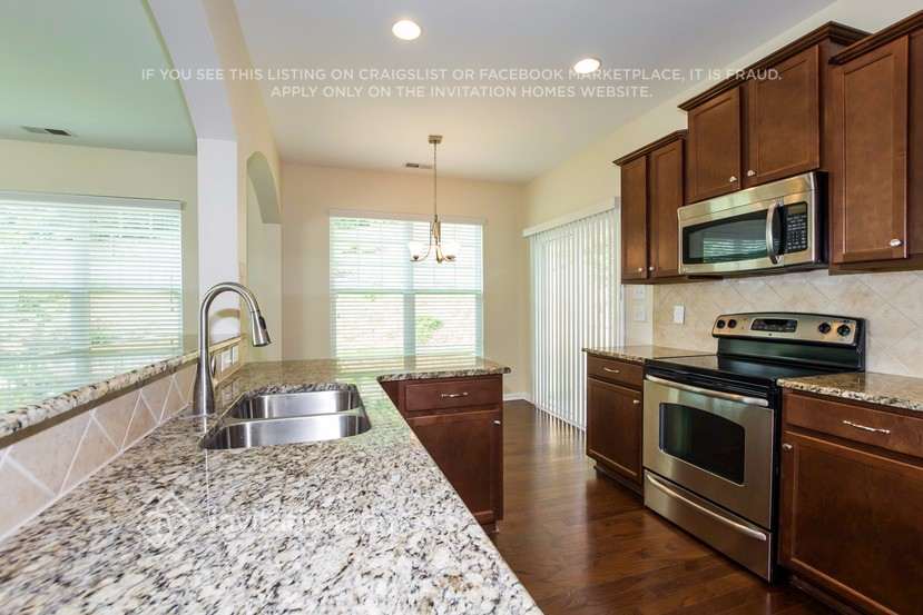 Building Photo - 6036 Thorburn Way