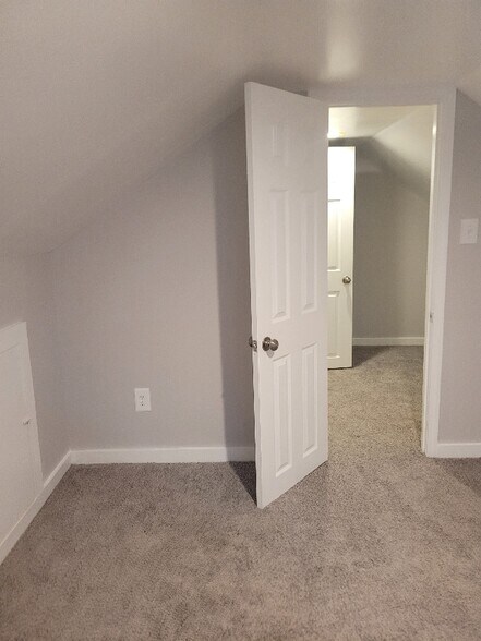 Building Photo - 1407 Whitsett St