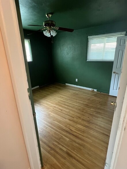 Building Photo - 5524 Forest View Dr