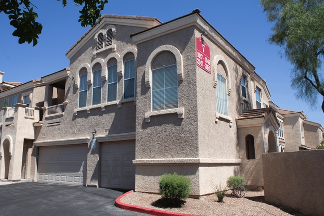 Building Photo - 10550 W Alexander Rd