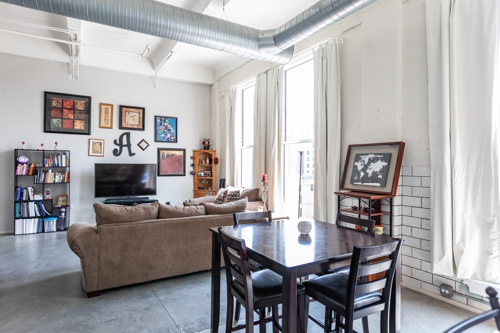 dining - 1136 Washington Ave