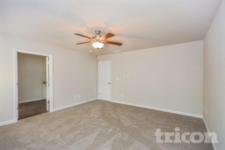 Building Photo - 35 Ascott Trace