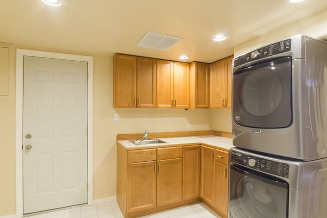 Building Photo - 3Bd/2Ba Seattle Home