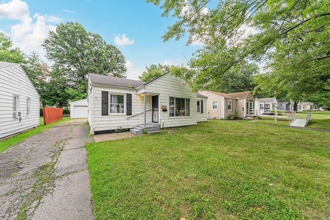 Building Photo - 2533 Greenvale Rd
