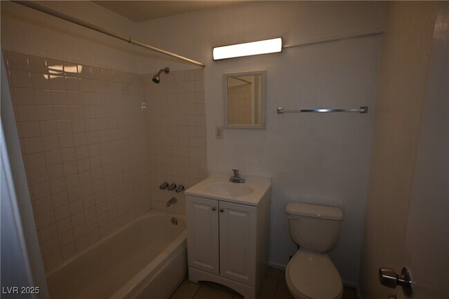 Building Photo - 2200 Marlin Ave