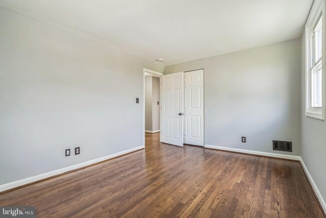 Building Photo - 5919 Daywalt Ave