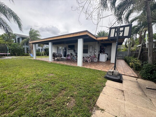 Building Photo - 11235 NW 62nd Ave