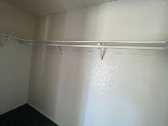 Building Photo - Charming Home in Hesperia- HOA Community- 3 Bedrooms, 2 Bathrooms, Community Park