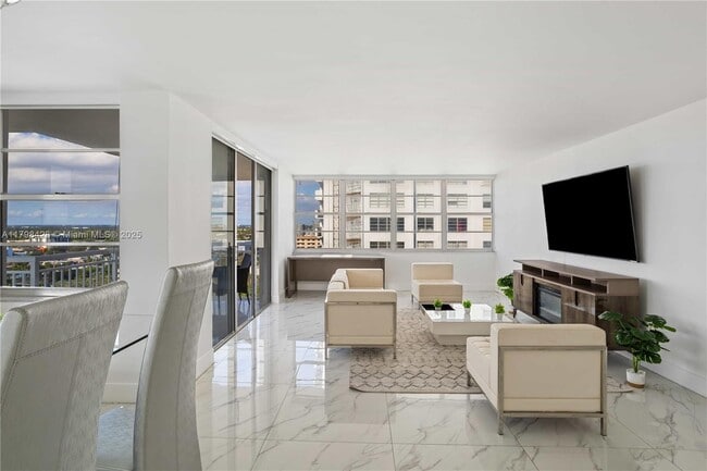 Building Photo - 18051 Biscayne Blvd