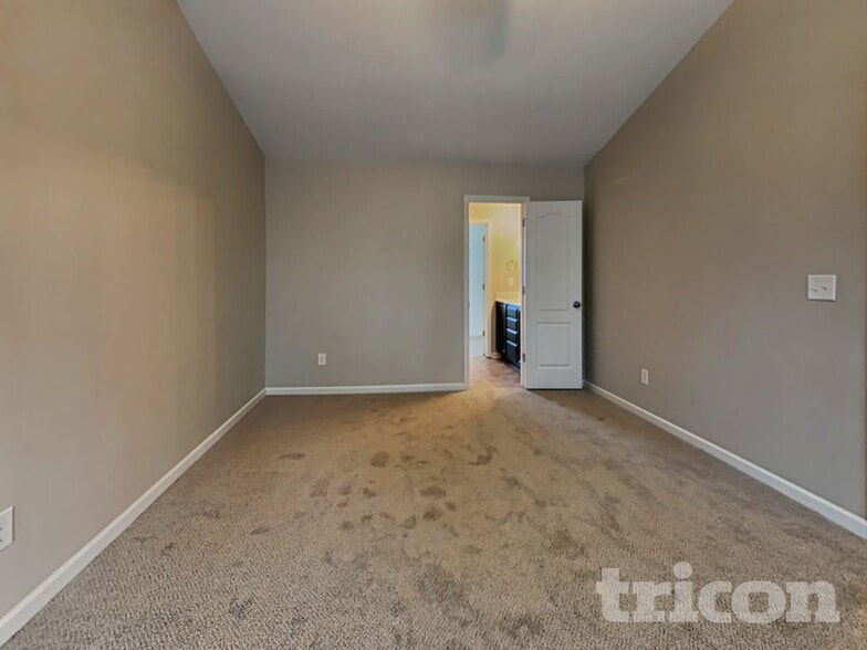 Building Photo - 4600 Montelena Dr