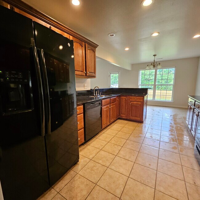 Building Photo - 550 McKissic Spring Rd