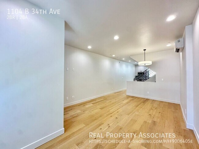 Building Photo - 1104 B 34th Ave